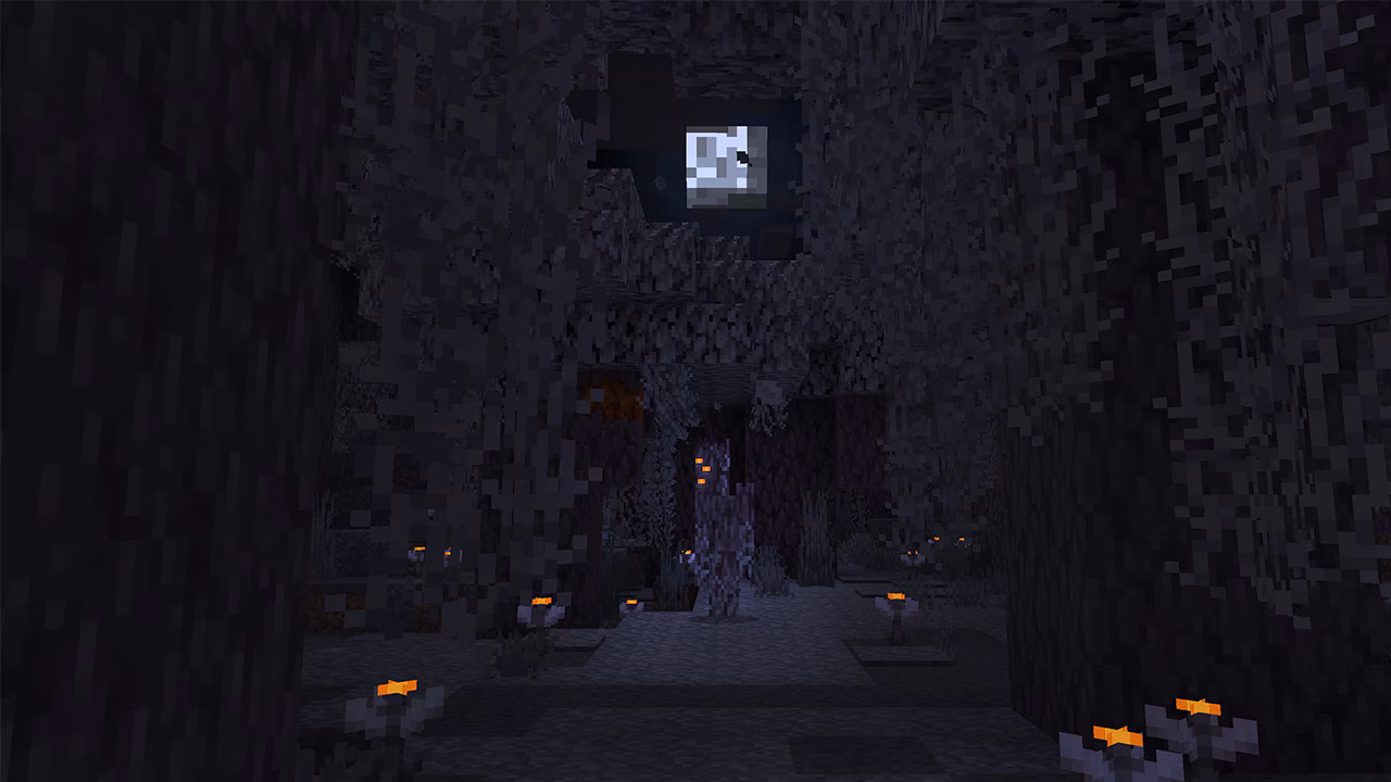 This screenshot shows... the creaking! Ah! This hostile mob is coming to pale gardens near you in the Garden Awakens drop